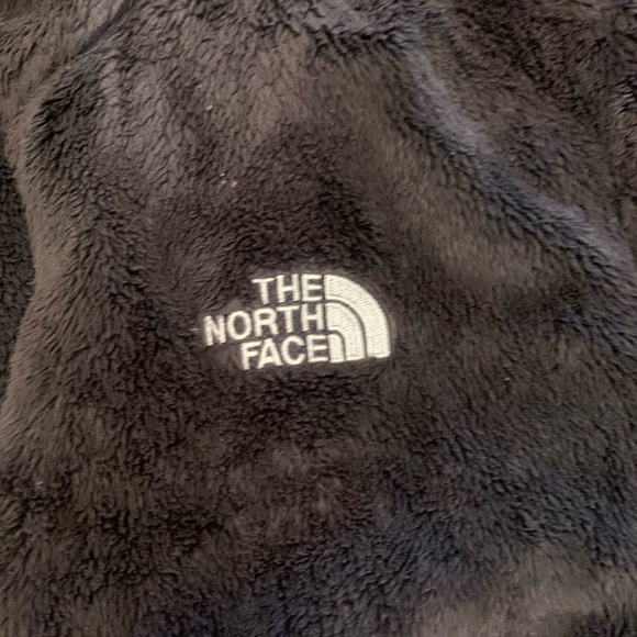 The North Face Women's Classic Black Jacket - Picture 13 of 14